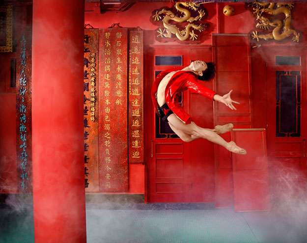 See the Hong Kong Ballet pop on your screen in these striking images (фото 6)