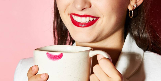 How to easily get liquid makeup stains out of your clothes ...