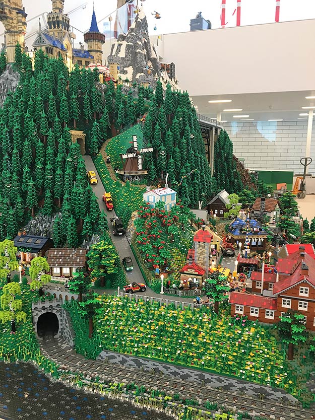 Inside the new Lego House in Denmark (фото 4)