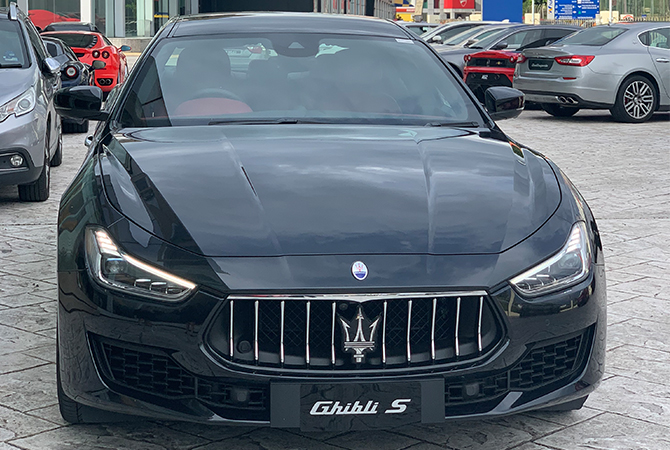 Maserati Ghibli S in Black