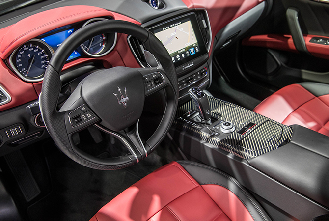 Maserati Ghibli S dashboard