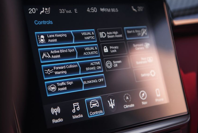 Maserati Ghibli S infotainment system