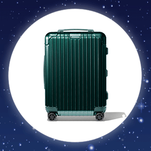 Rimowa just released their newest colour for Holiday 2018 and it’s perfect for your Christmas vacation Rimowa just released their newest colour for Holiday 2018 and it’s perfect for your Christmas vacation
