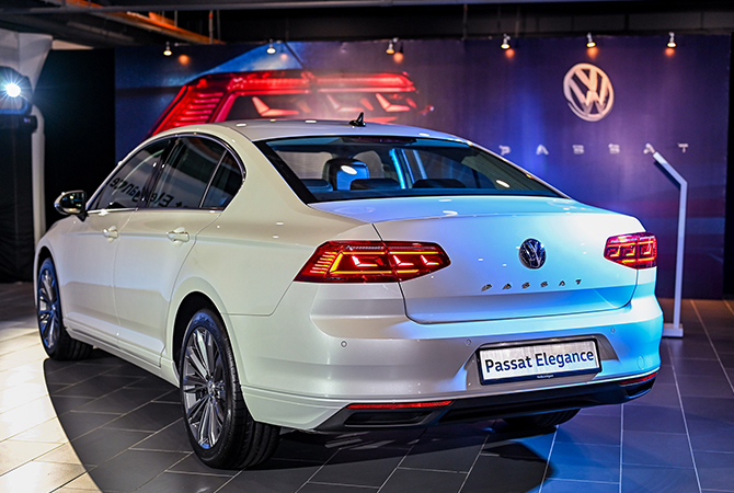 Volkswagen Passat Elegance rear view