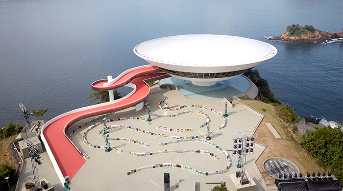 Louis Vuitton’s Cruise 2017: Inspired by Rio de Janeiro