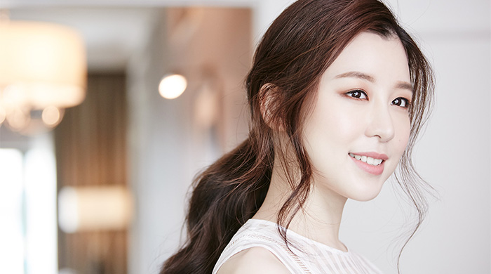 Starting the day on the right note with Tracy Cheong and Clé de Peau Beauté