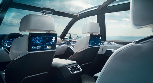12 Photos that will have you swoon at the BMW Concept X7 iPerformance