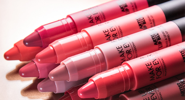This genius makeup hack will give you a complete beauty look under 3 minutes