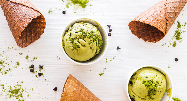 How to throw a healthy party that your guests will love