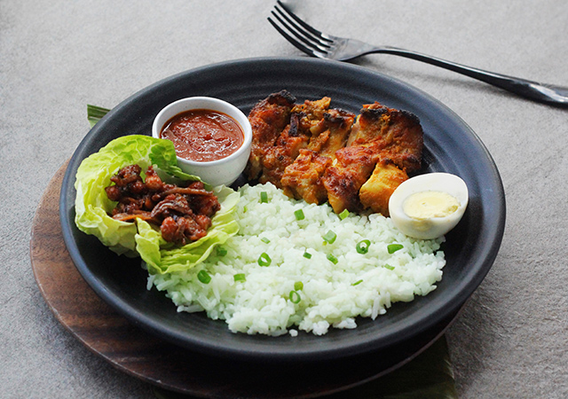 How to cook Nasi Lemak Pandan with Strawberry Sambal by dahmakan