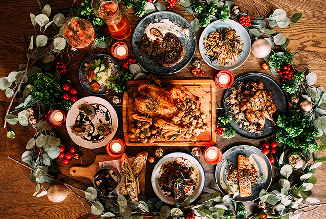 8 Christmas feasts you can order for your house parties (turkeys included)