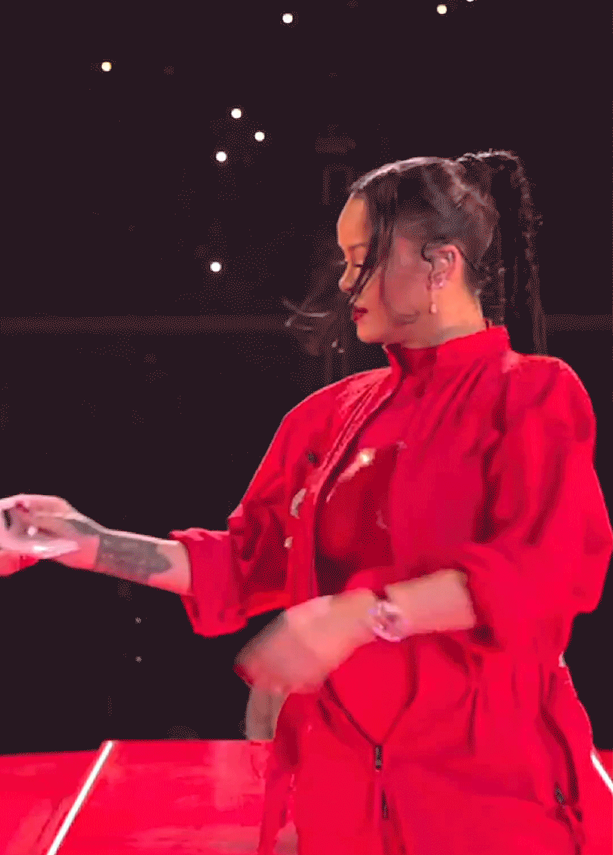 These are the exact beauty products Rihanna used for her Superbowl makeup