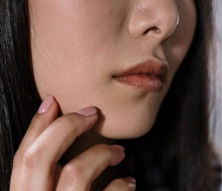 Are Your Lips Sunburned? Here Are The Telltale Signs (And What You Can Do About It)