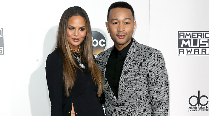 #RedCarpet: Arrivals at the 2016 American Music Awards