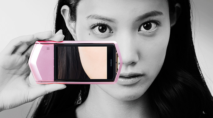 Love to take selfies? This camera is perfect for you