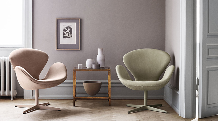 An elegant living essential: The Swan chair in nubuck leather