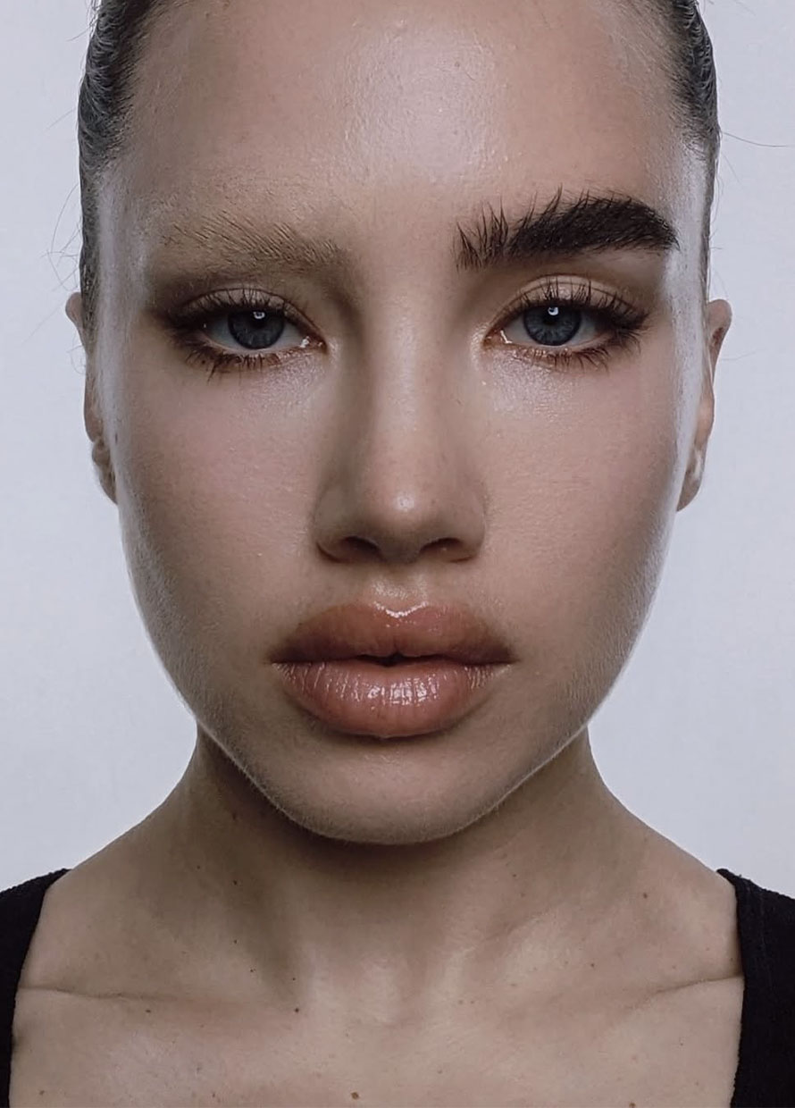 How To Fake Bleached Brows—Beauty’s Most Polarising Trend