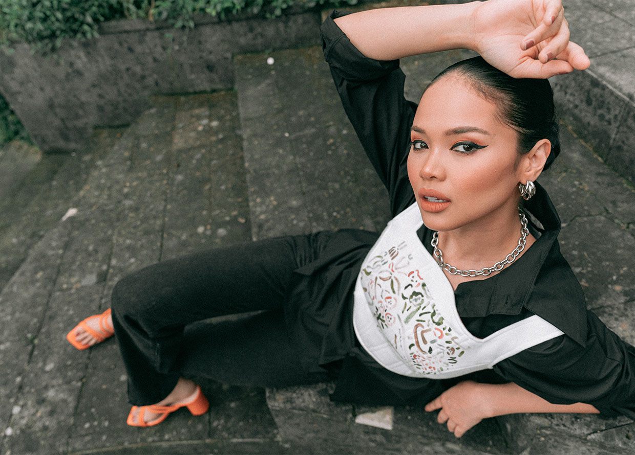 Hanya launches Volume Two of The Verse Collection