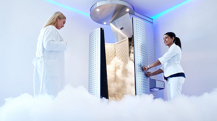 I tried a -185°C sauna to help improve my health—it’s called cryotherapy